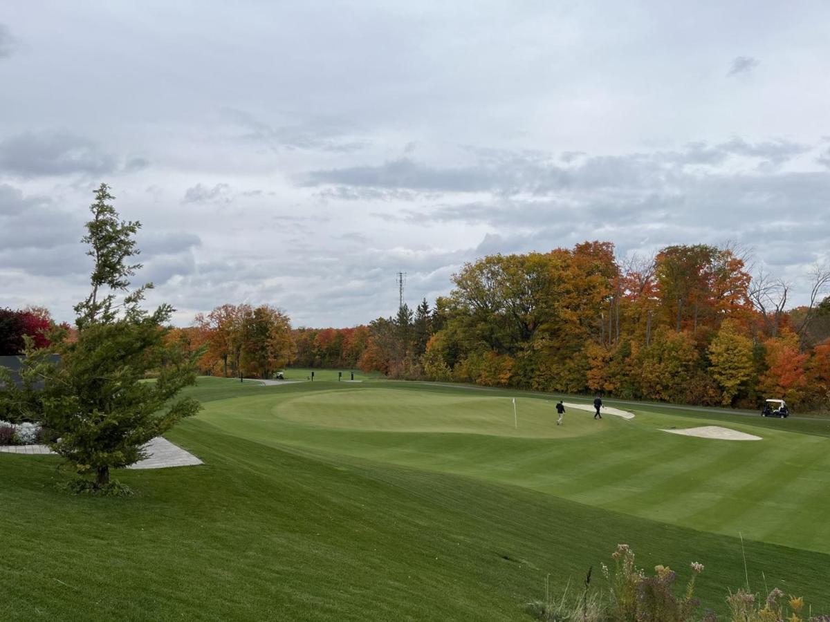 Stunning Stayz At Friday Harbour Beach Marina Resort Lake Simcoe Innisfil Exterior photo